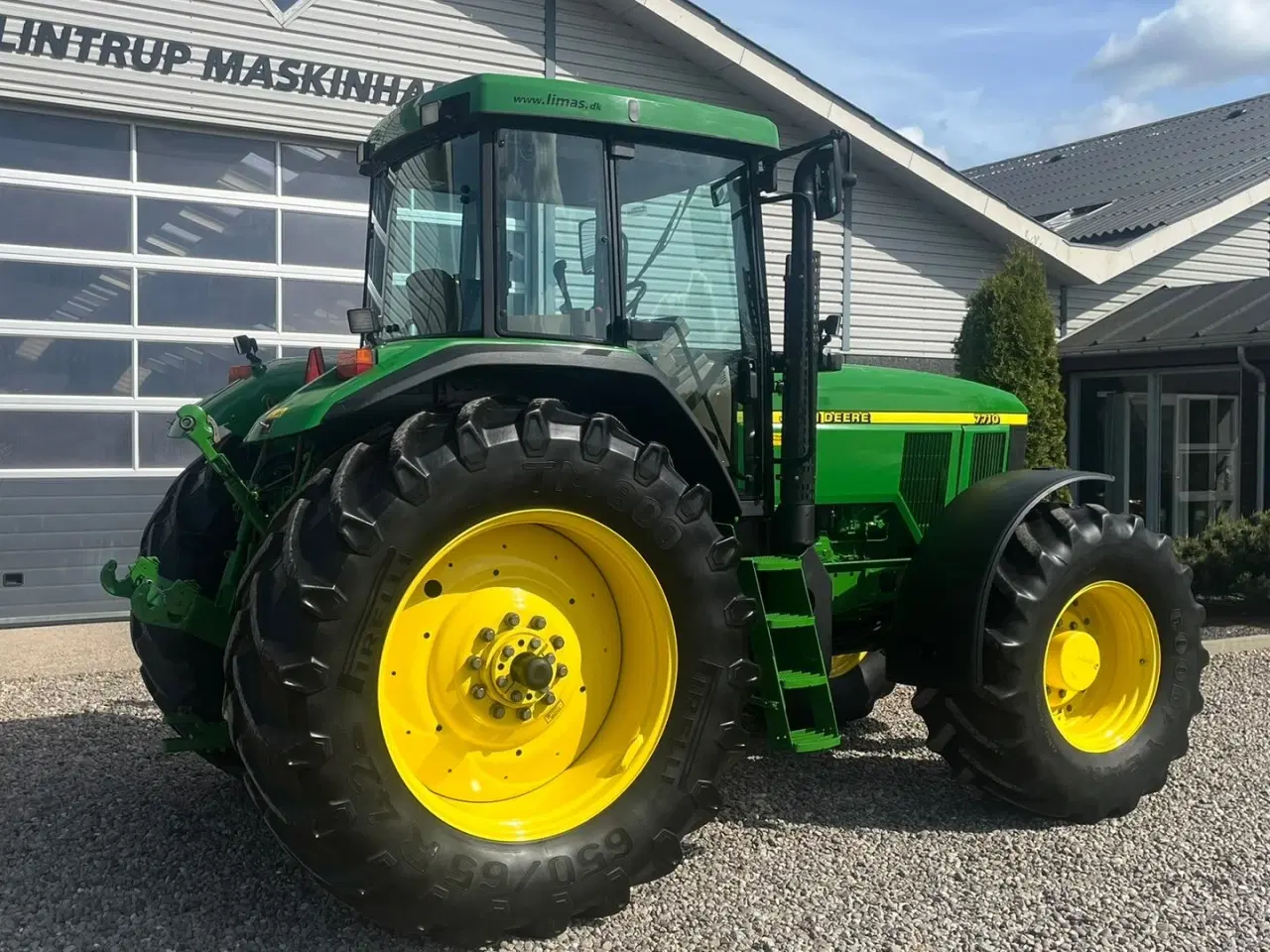 Billede 13 - John Deere 7710 8.1L motor, store hjul og frontlift. En ejeres velholdt gård traktor.