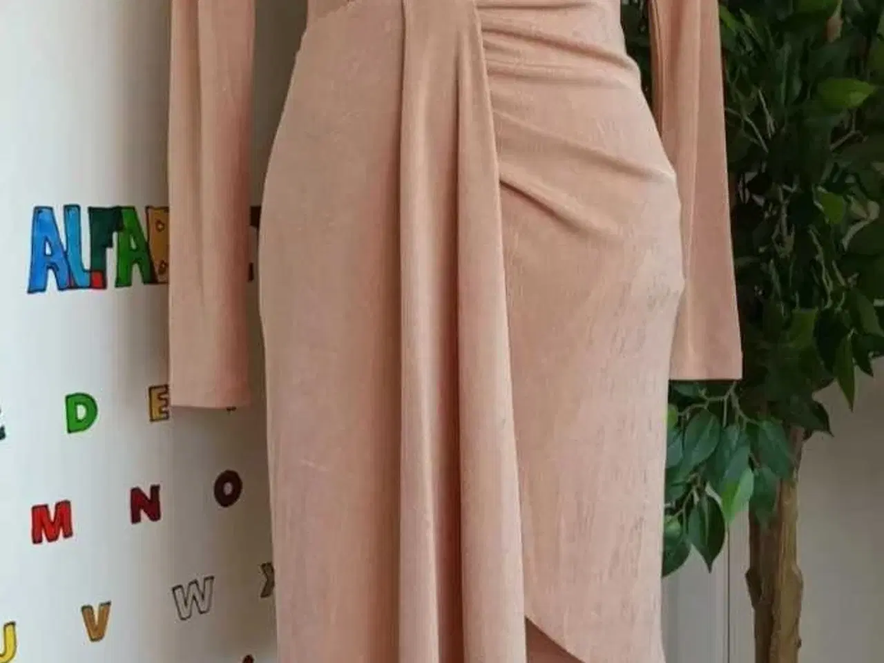 Billede 1 - Kjole. Pieces. Small/36