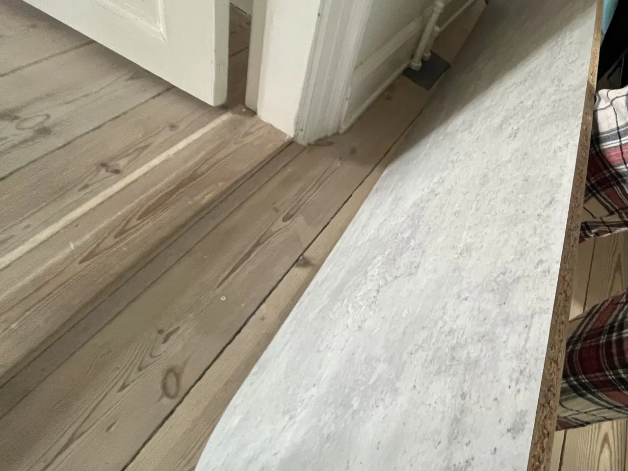 Billede 4 - Bord brugt til skrive bord