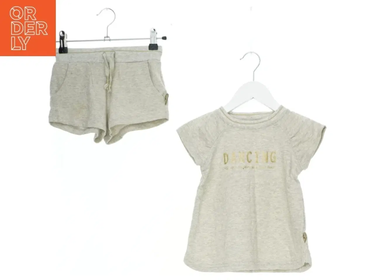 Billede 1 - Shorts og T-Shirt sæt fra Pomp de Lux (str. 110)