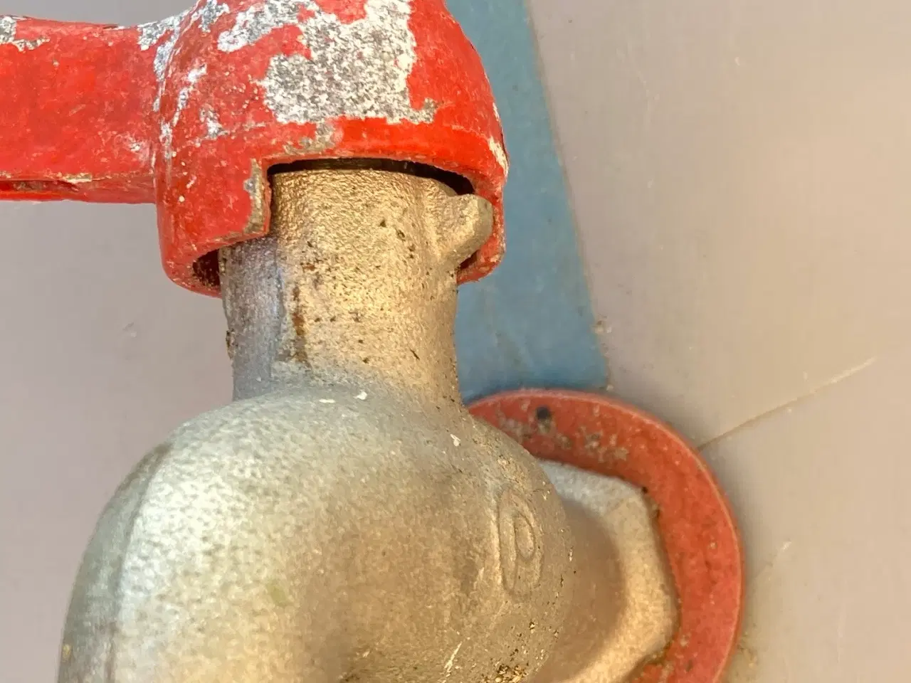 Billede 5 - Fiskekasse i hård plast, 80 liter