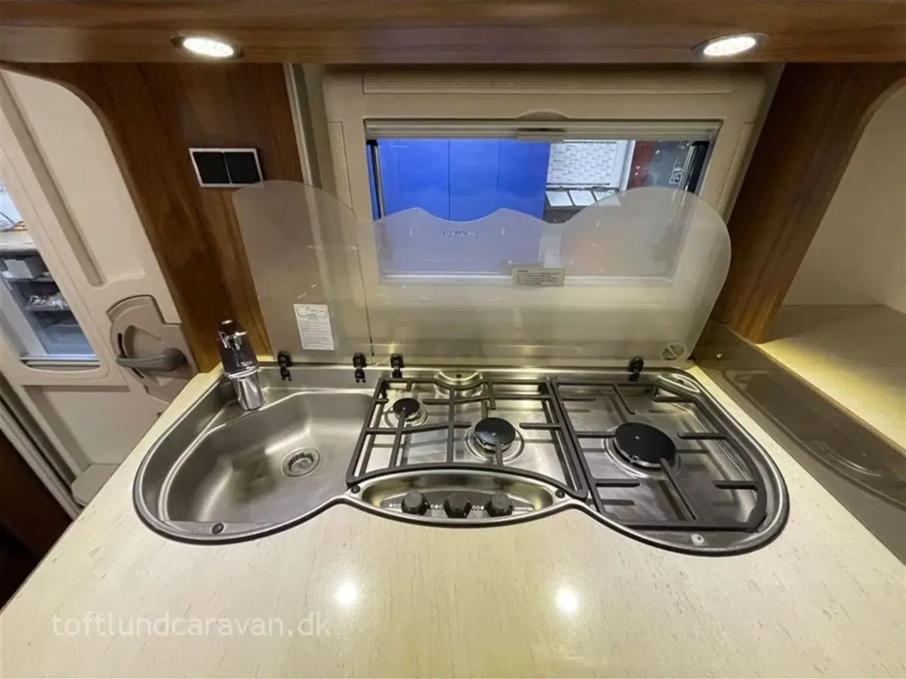 Billede 18 - Hymer Eriba Nova 495 SL LUKSUSVOGN, Enkeltsenge.