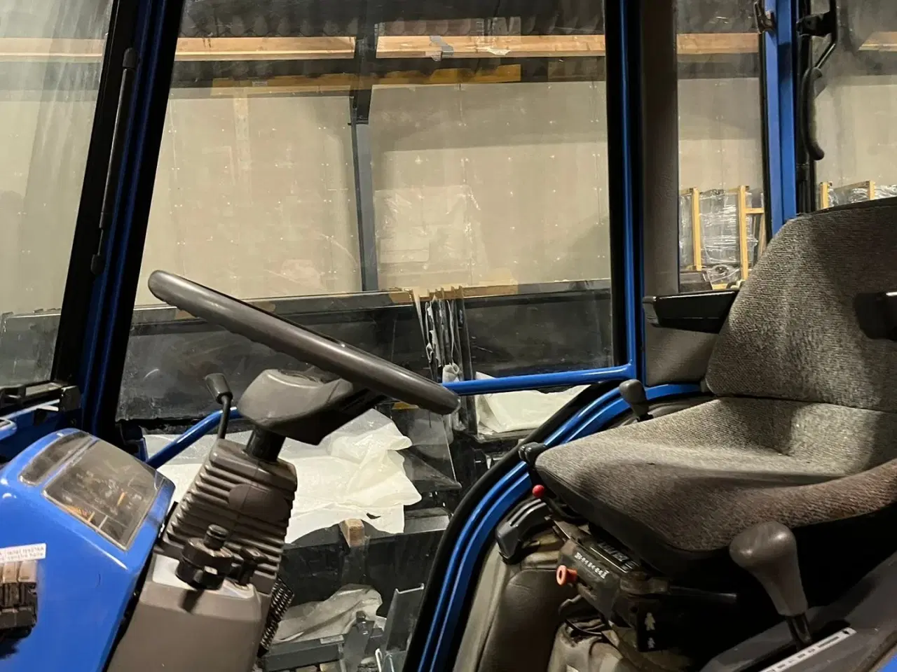 Billede 5 - Iseki 330 Med frontlift, sneplov og lukket kabine