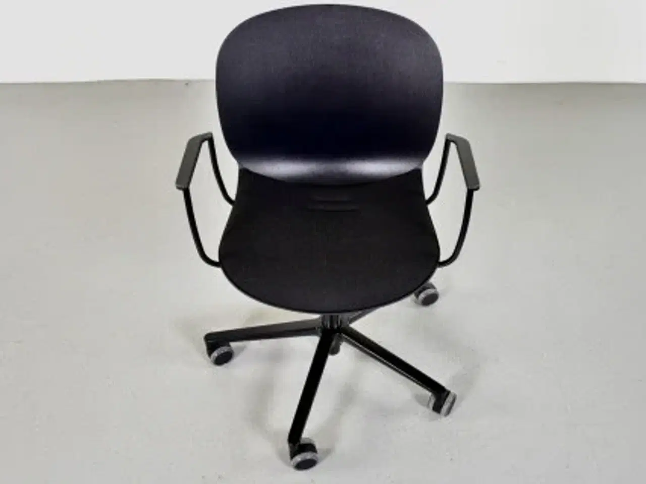 Billede 5 - Rbm noor 6070s kontorstol med sort skal og armlæn