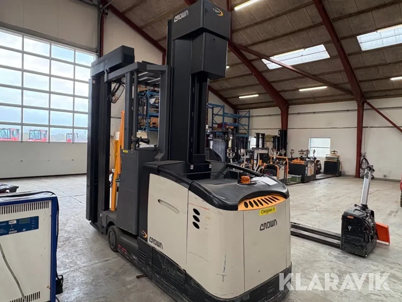 Billede 4 - Smalgangstruck Crown TSP6000-1.0 med lader