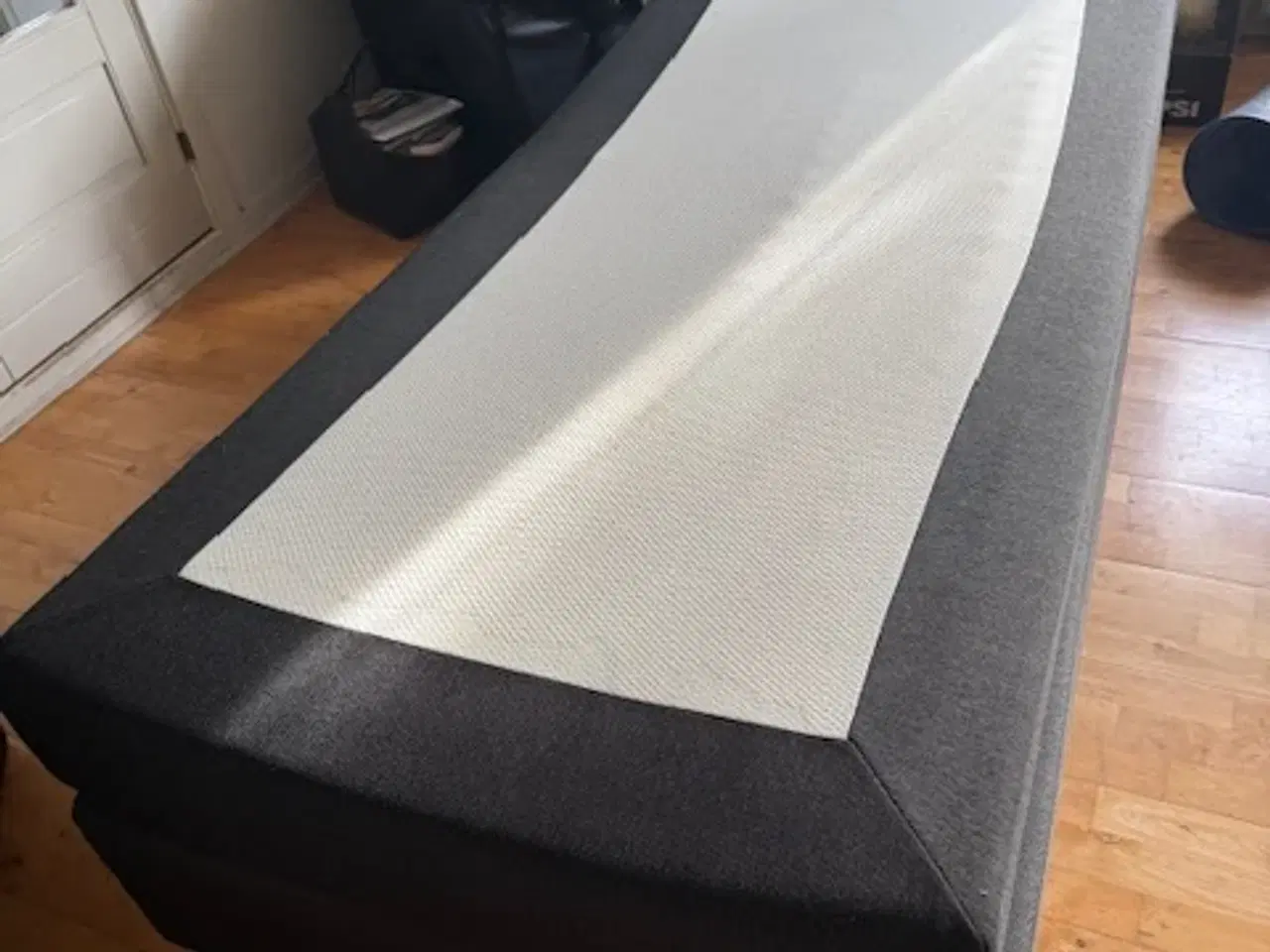 Billede 3 - Seng som ny med ekstra madras og topmadras