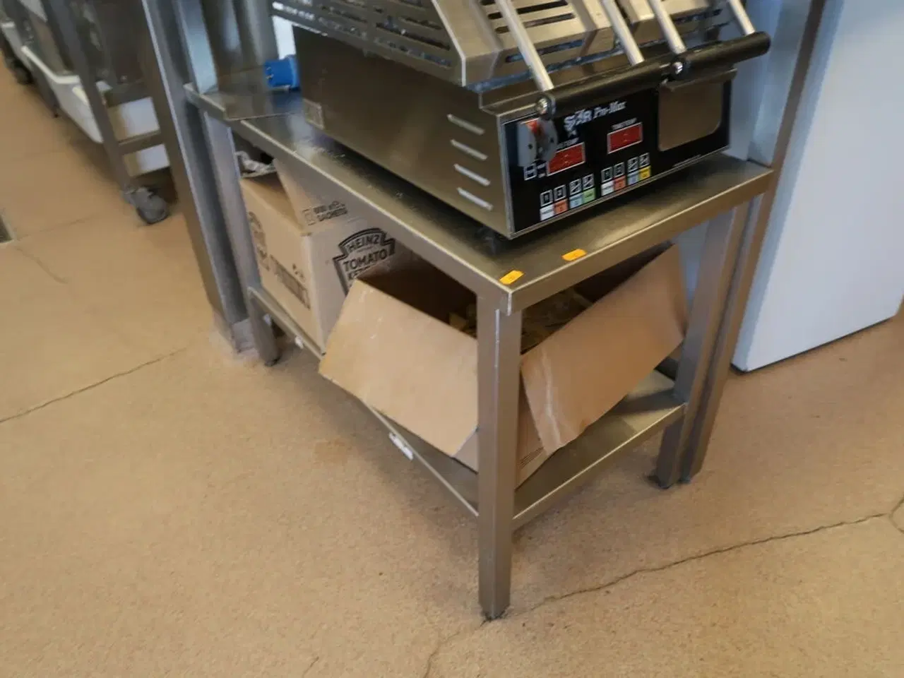 Billede 3 - Rustfri stålbord med indhold (uden paninigrill)