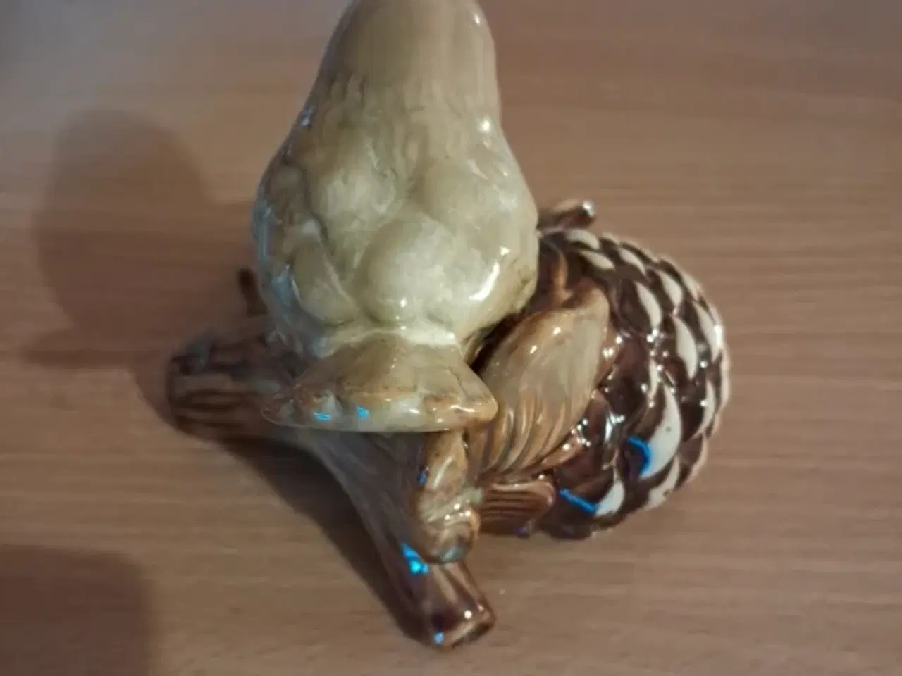 Billede 3 - Fugl på kogle