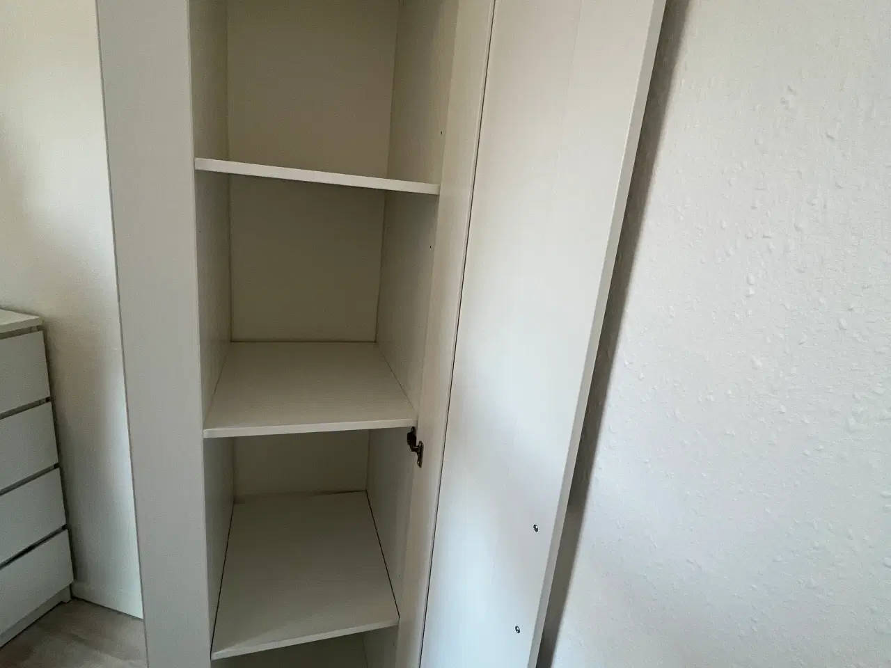 Billede 2 - Skab - IKEA BRIMNES Garderobeskab 