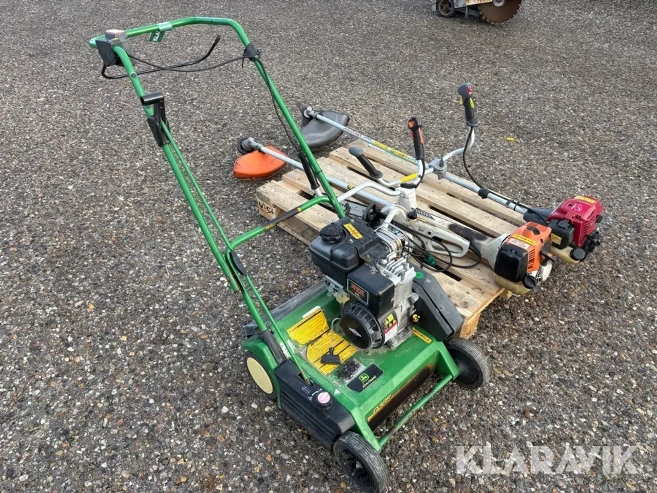 Billede 2 - Buskrydder 2 styk, kædesav og vertikalskærer Stihl, Honda, John Deere