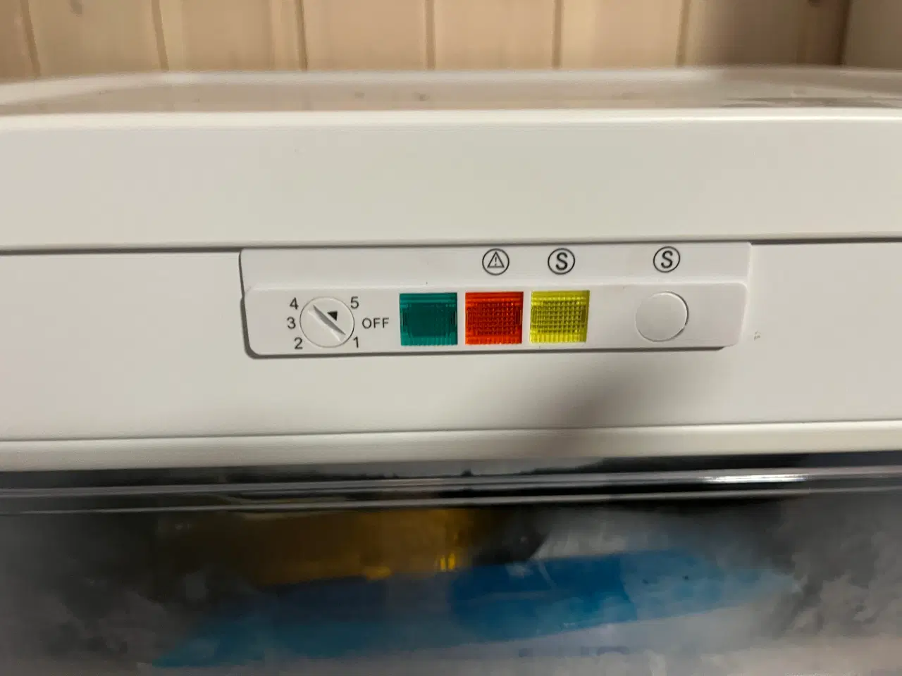 Billede 3 - Skabsfryser 145 liter, Scandomestic - 3 år gl.