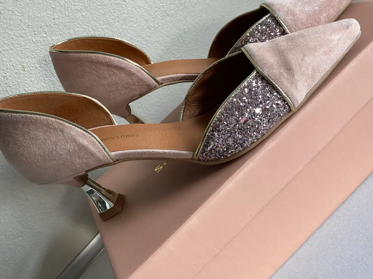 Billede 3 - Stiletter m glimmer