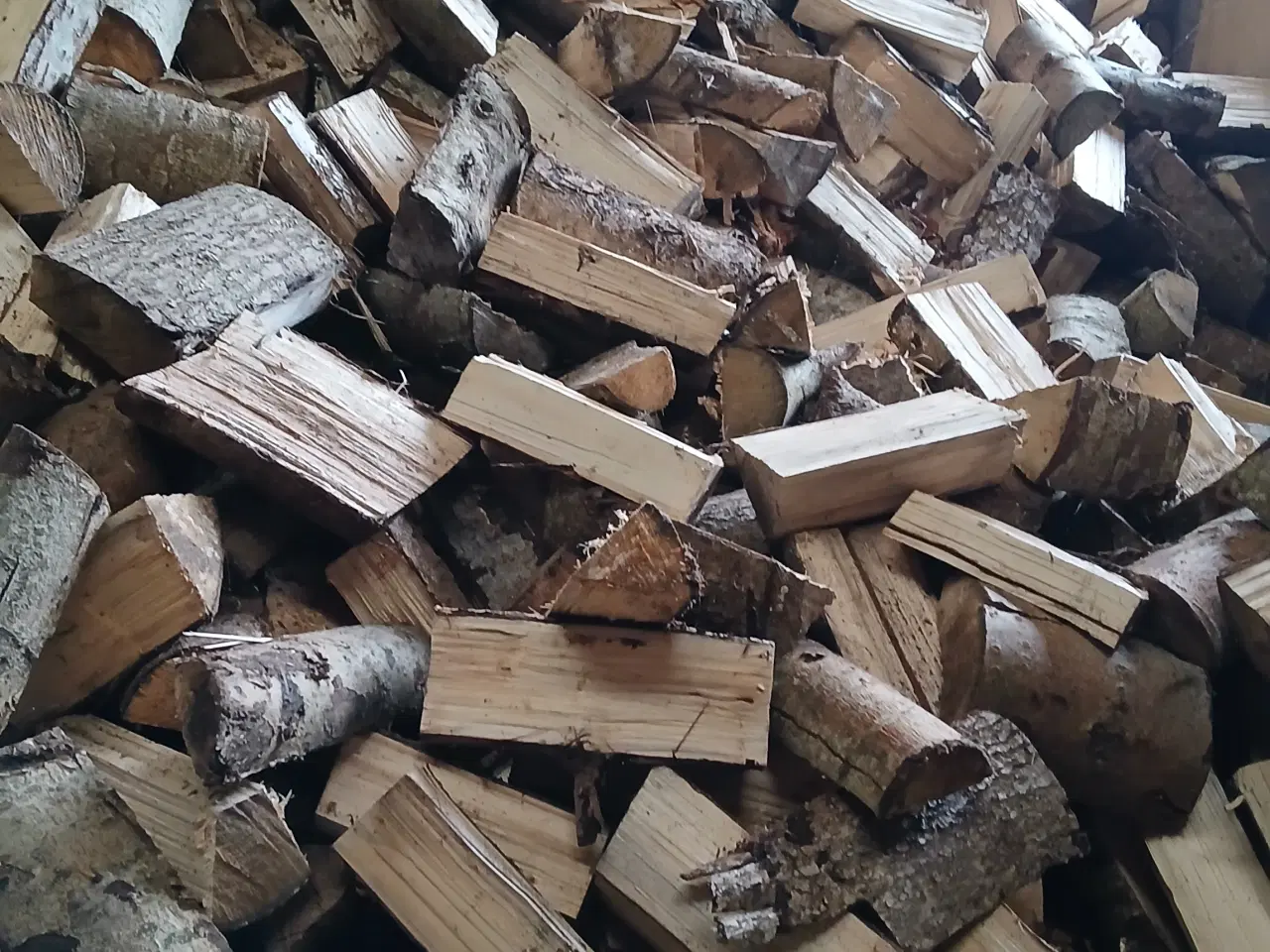 Billede 3 - Tørt løvtræ klar til fyrring