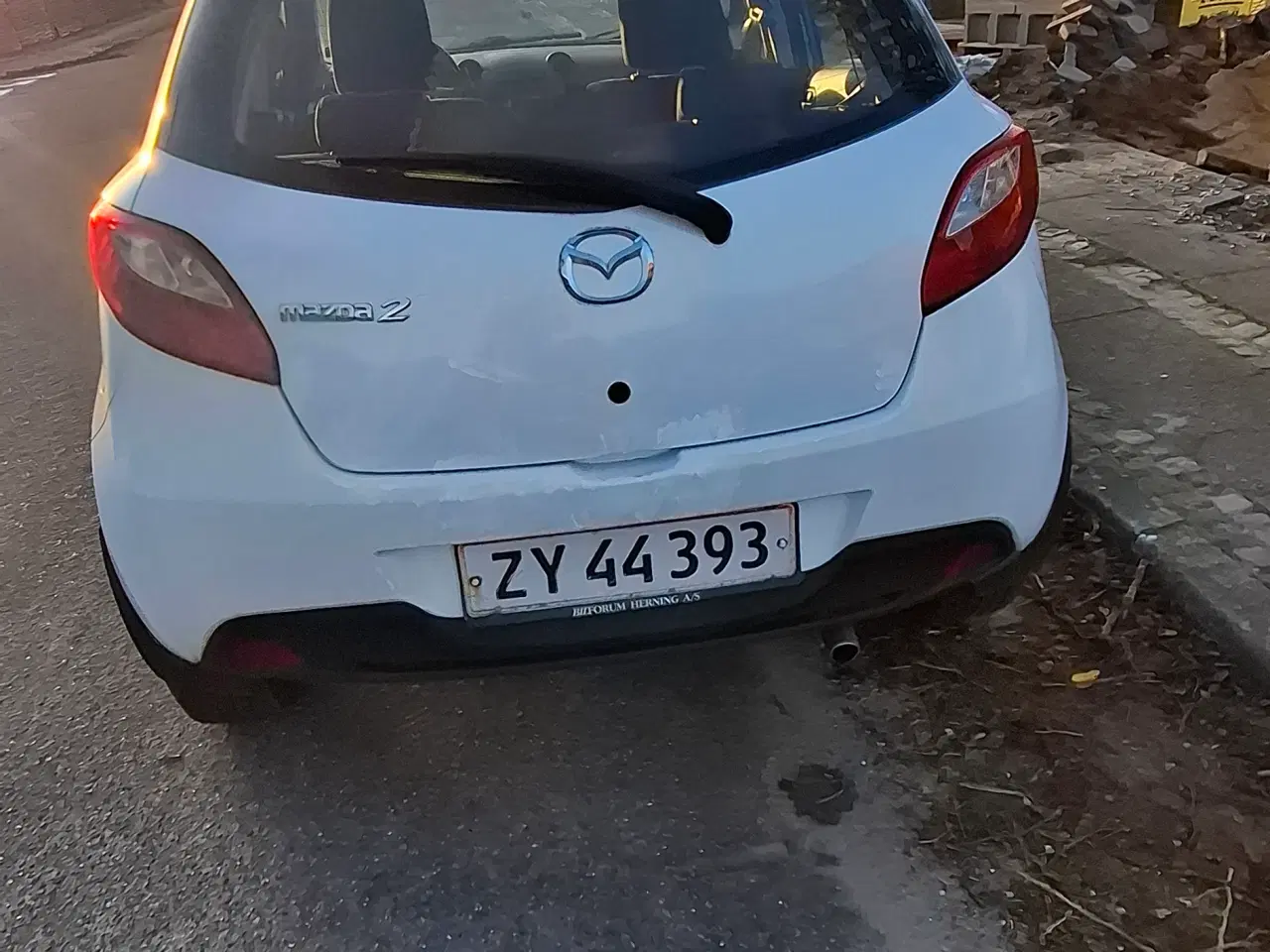 Billede 3 - Nysynet mazda 2