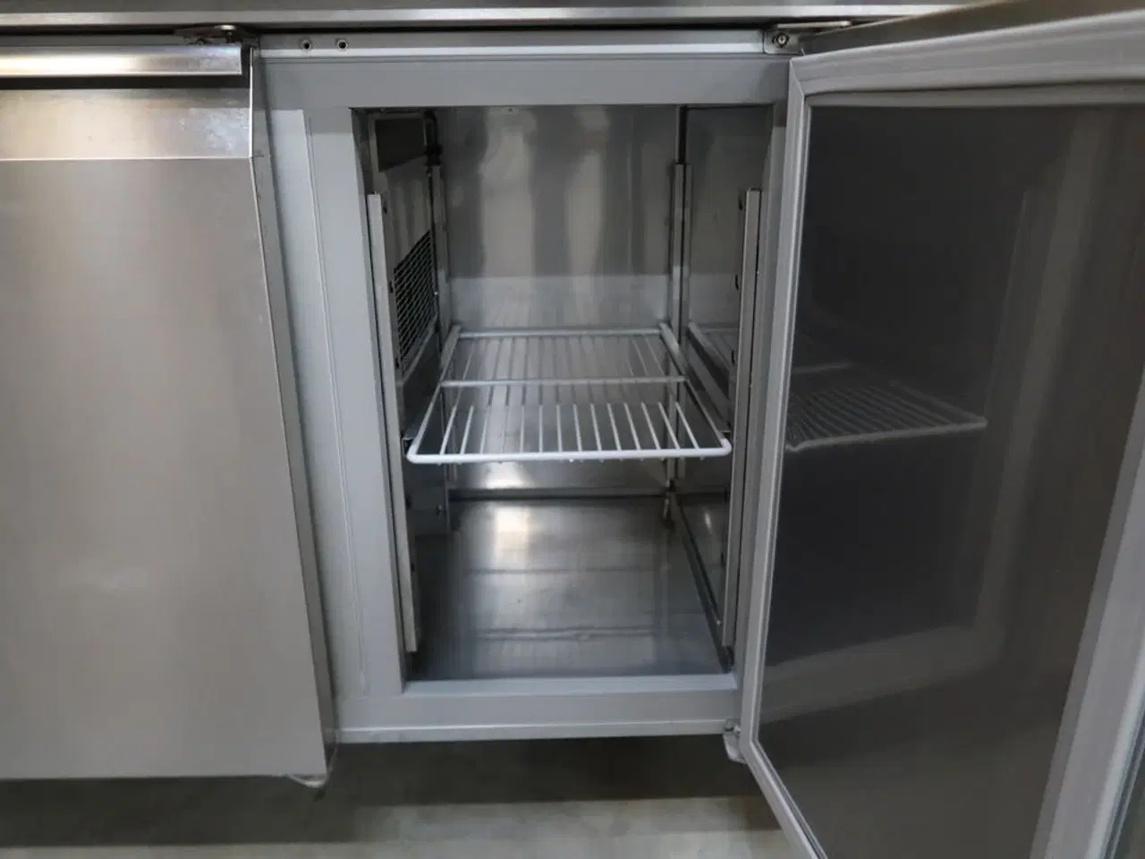 Billede 5 - Coldline TS17/1M-710 kølebord med hæve-/sænk