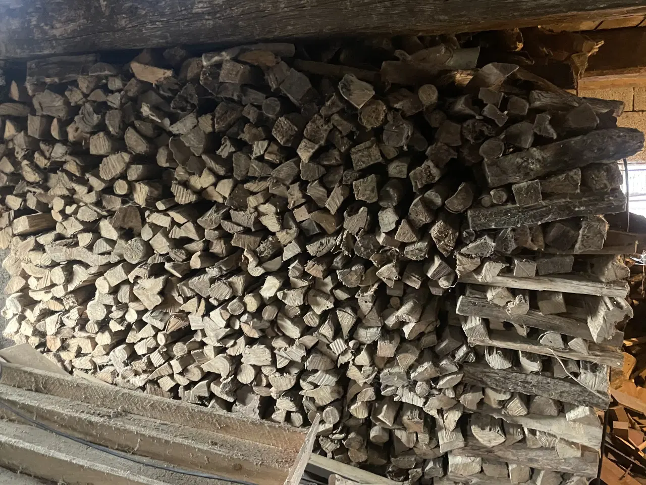 Billede 1 - Brænde bla.sorter klar til brug. Ca 16 m3