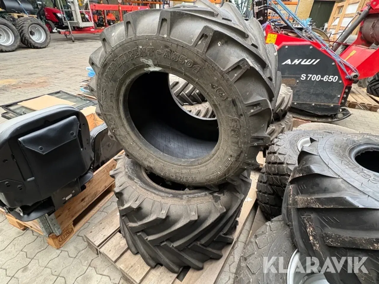Billede 1 - Dæk BKT Implement-as504 2 styk