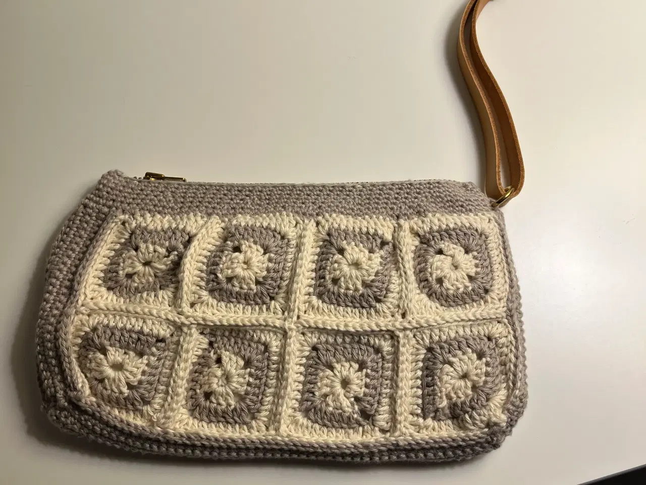 Billede 1 - Clutch med for og håndledsrem