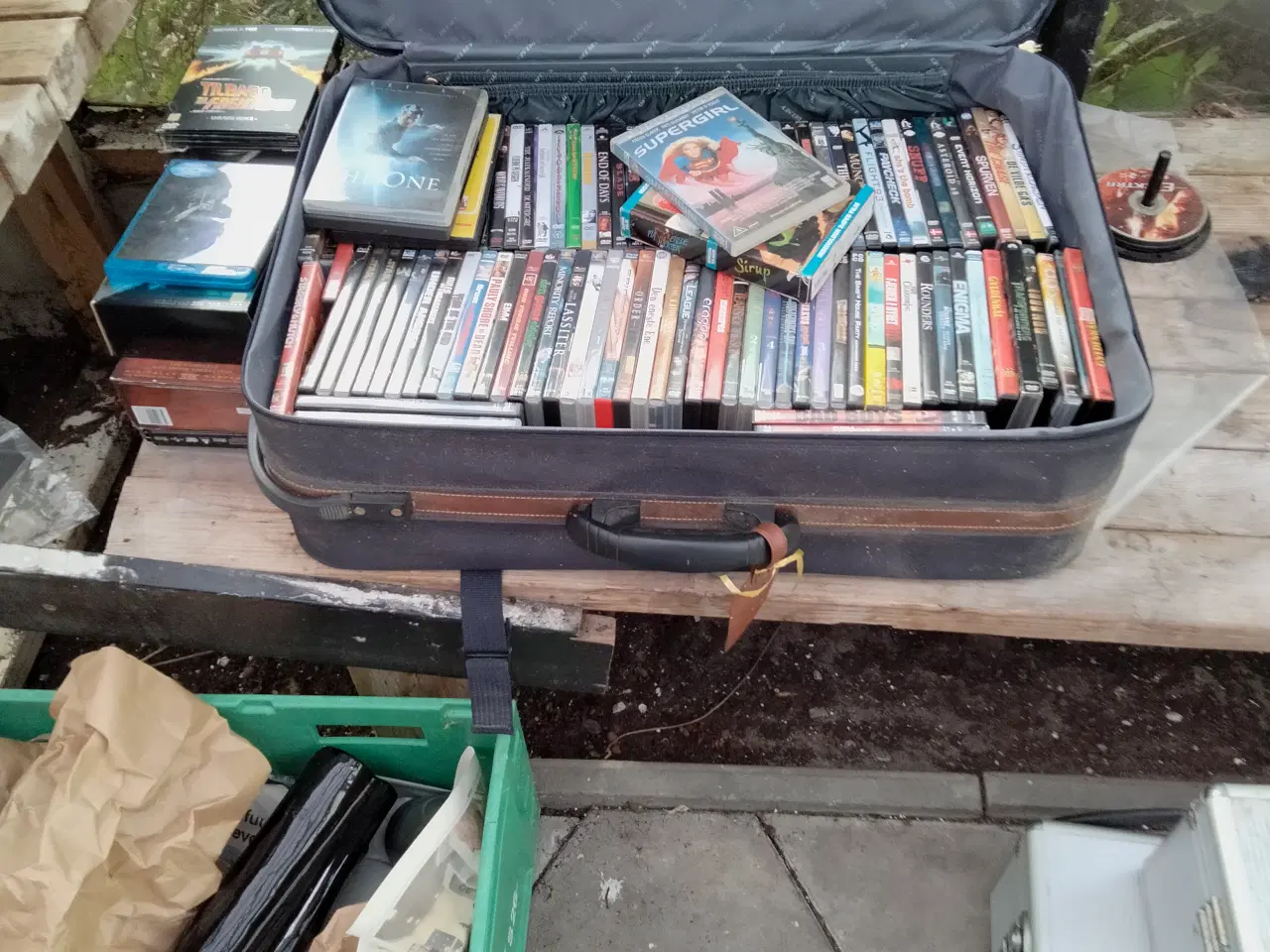 Billede 1 - garage og loppe salg