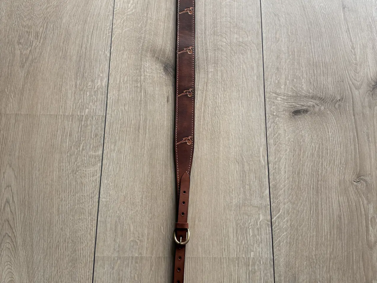 Billede 3 - BLF geværrem i læder med fasan motiver
