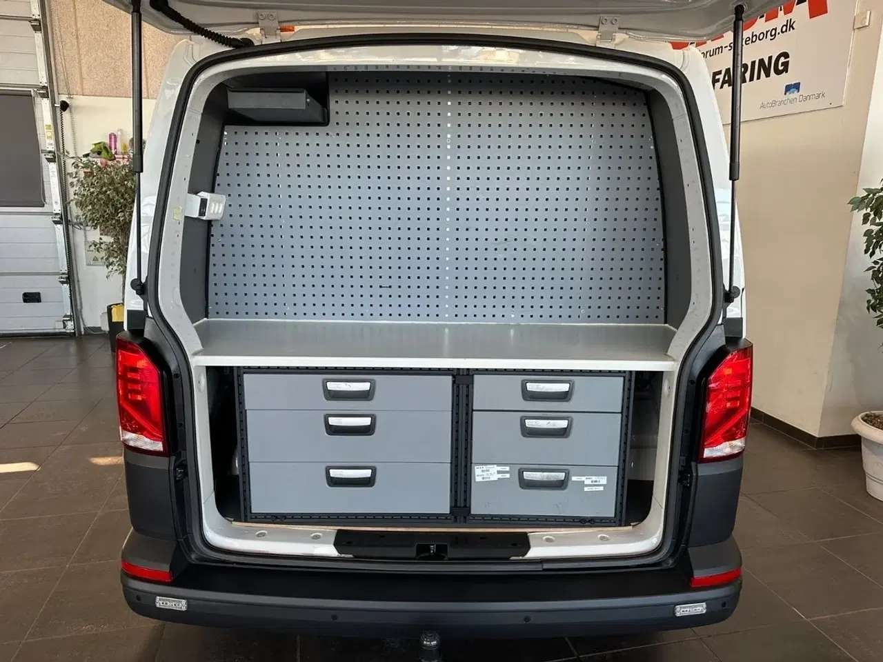 Billede 2 - VW Transporter 2,0 TDi 150 Kassevogn DSG lang