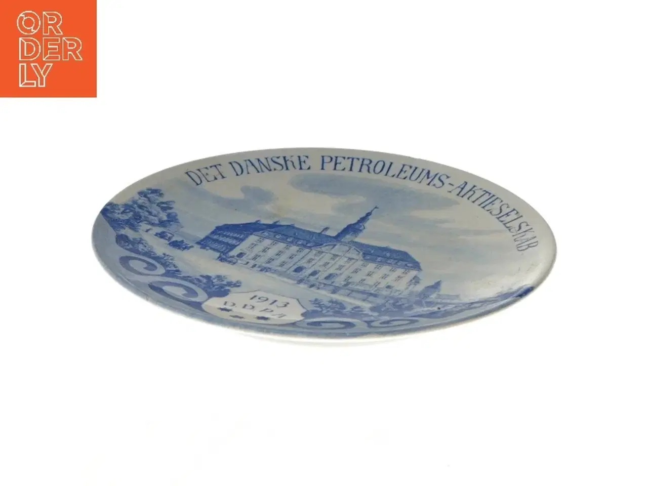 Billede 4 - Dekorativ tallerken med bygning motiv (str. Ø 16,5 cm)