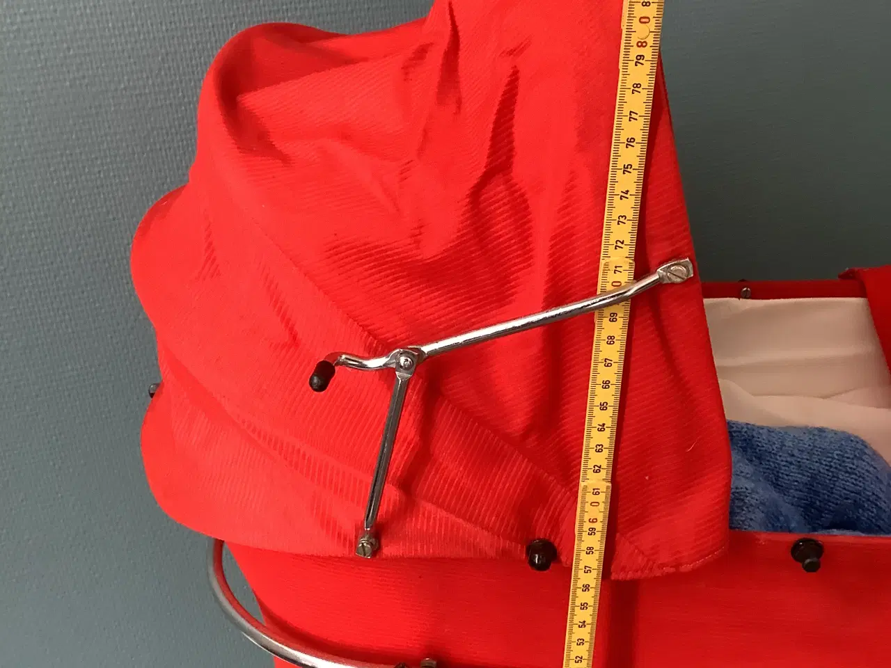 Billede 7 - Dukkevogn rød og crom stål stel