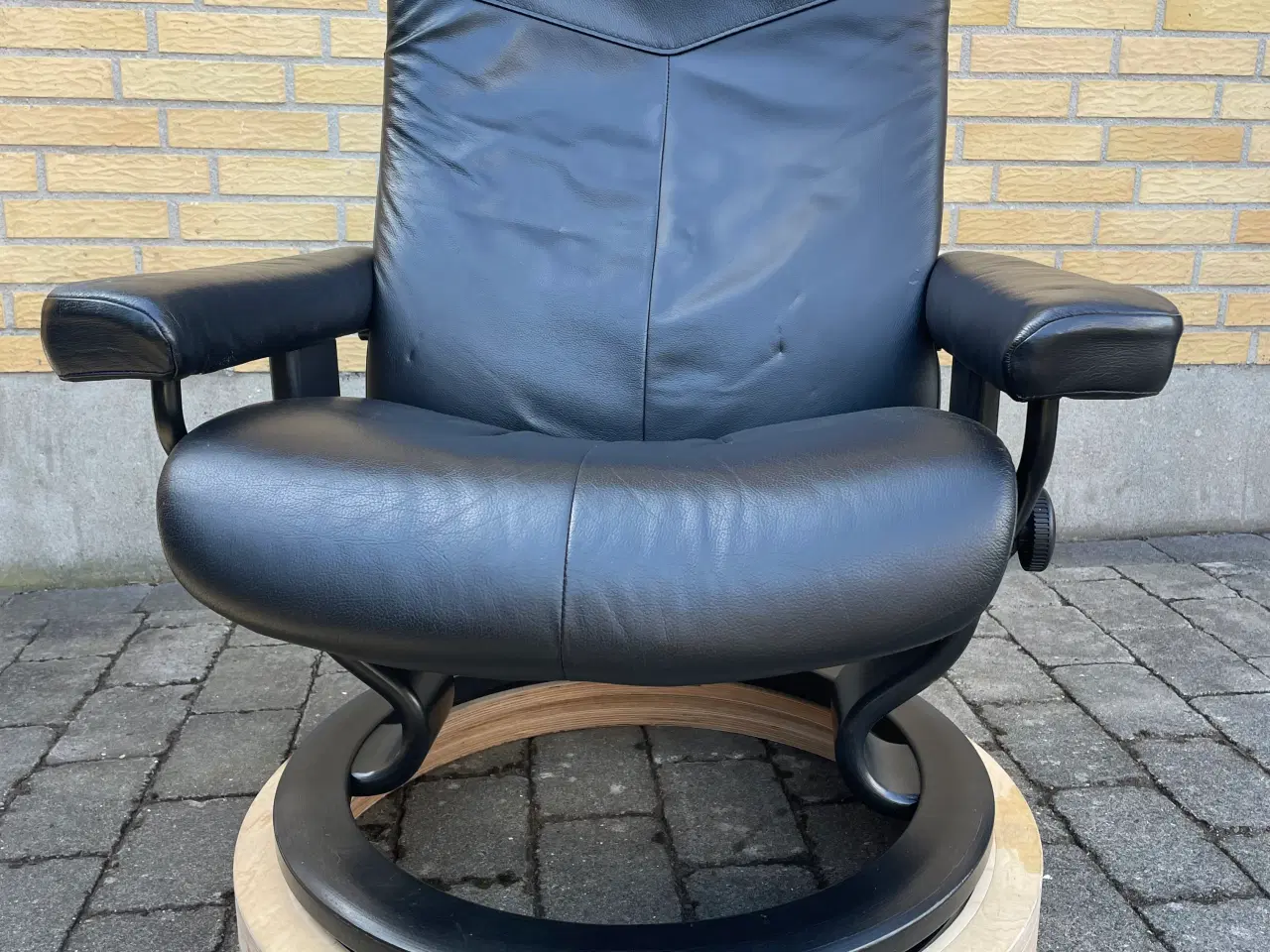 Billede 4 - Lænestol og fodskammel fra  Stressless 