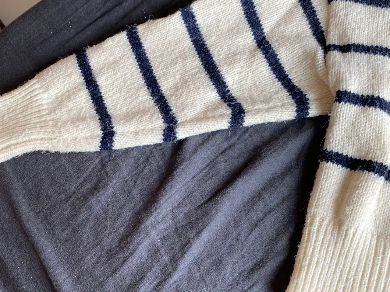 Billede 3 - Strik bluse (kort model) 