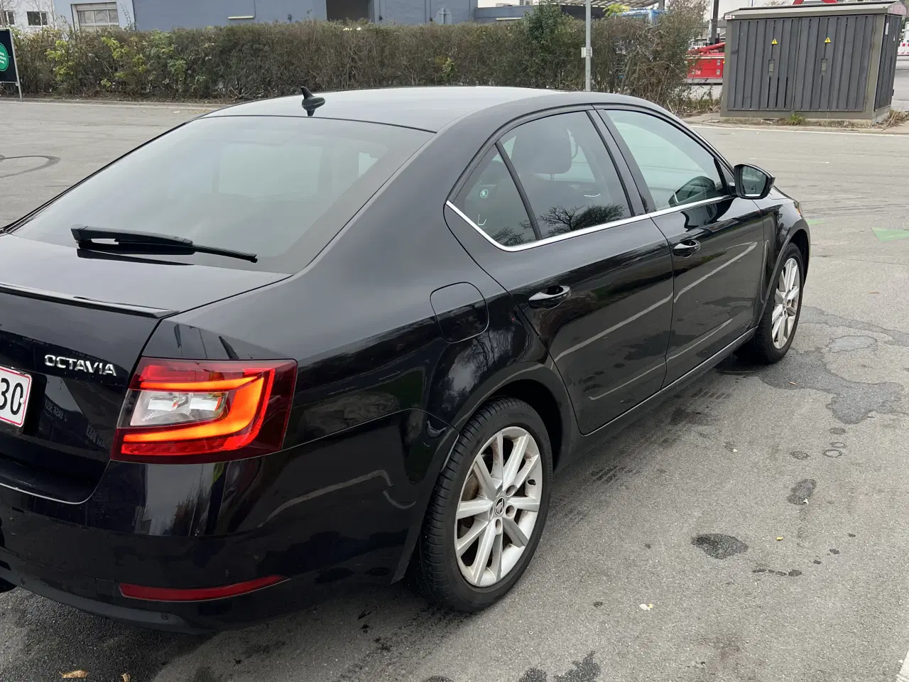 Billede 7 - Velholdt Octavia med lav kilometerstand 