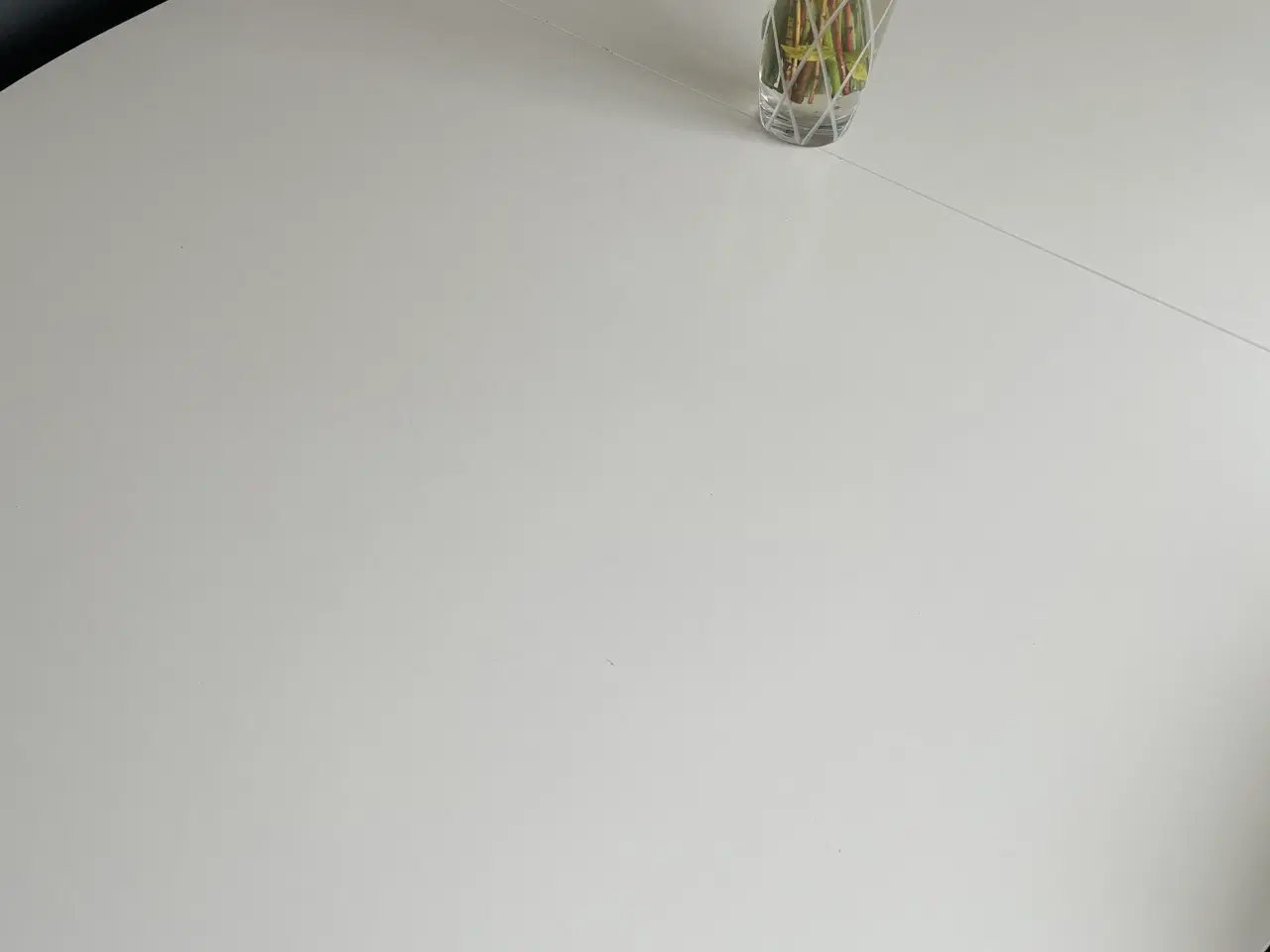Billede 2 - Hvidt ovalt spisebord