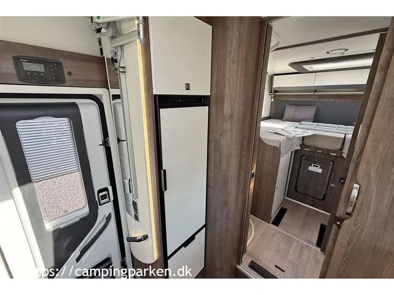 Billede 8 - 2022 - Benimar Amphitryon 967   Topmodel fra Benimar, vognen er udstyret som en luksuscamper, vandbåren varme, automatgear, lækkert design