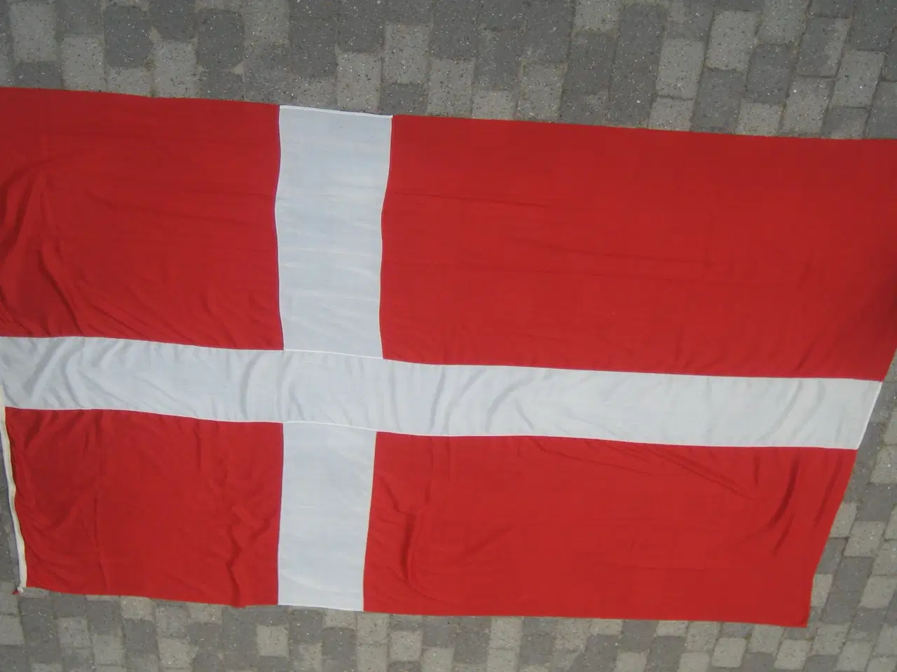 Billede 1 - Dannebrogsflag sælges