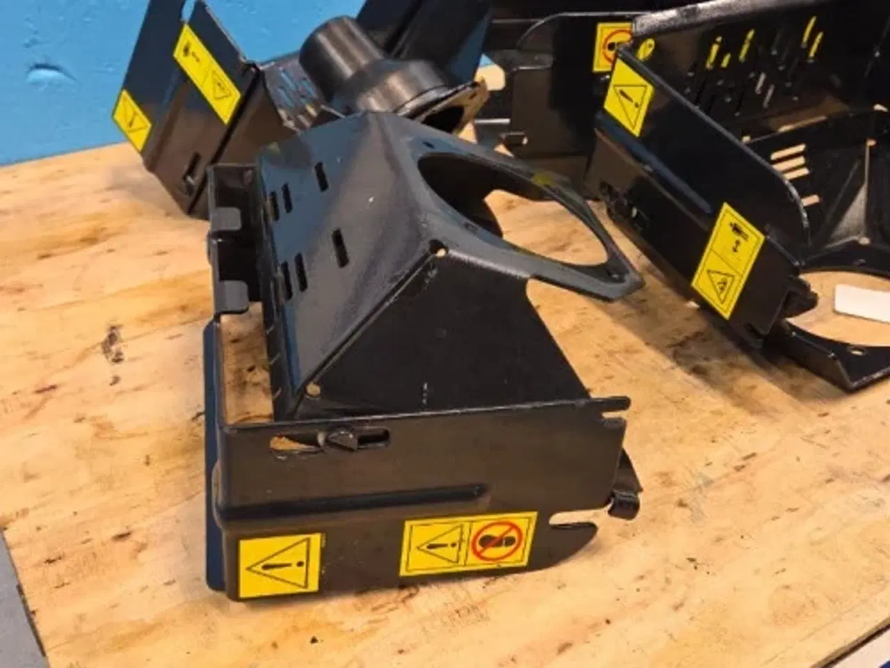 Billede 10 - New Holland T4.75 Pto Afskærmning 47798269  6Stk