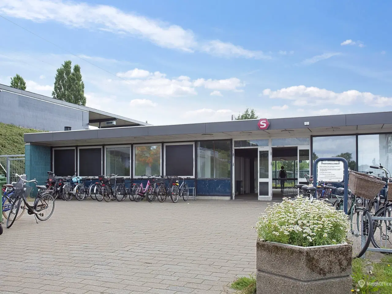 Billede 1 - Spændende lejemål på Åmarken station.