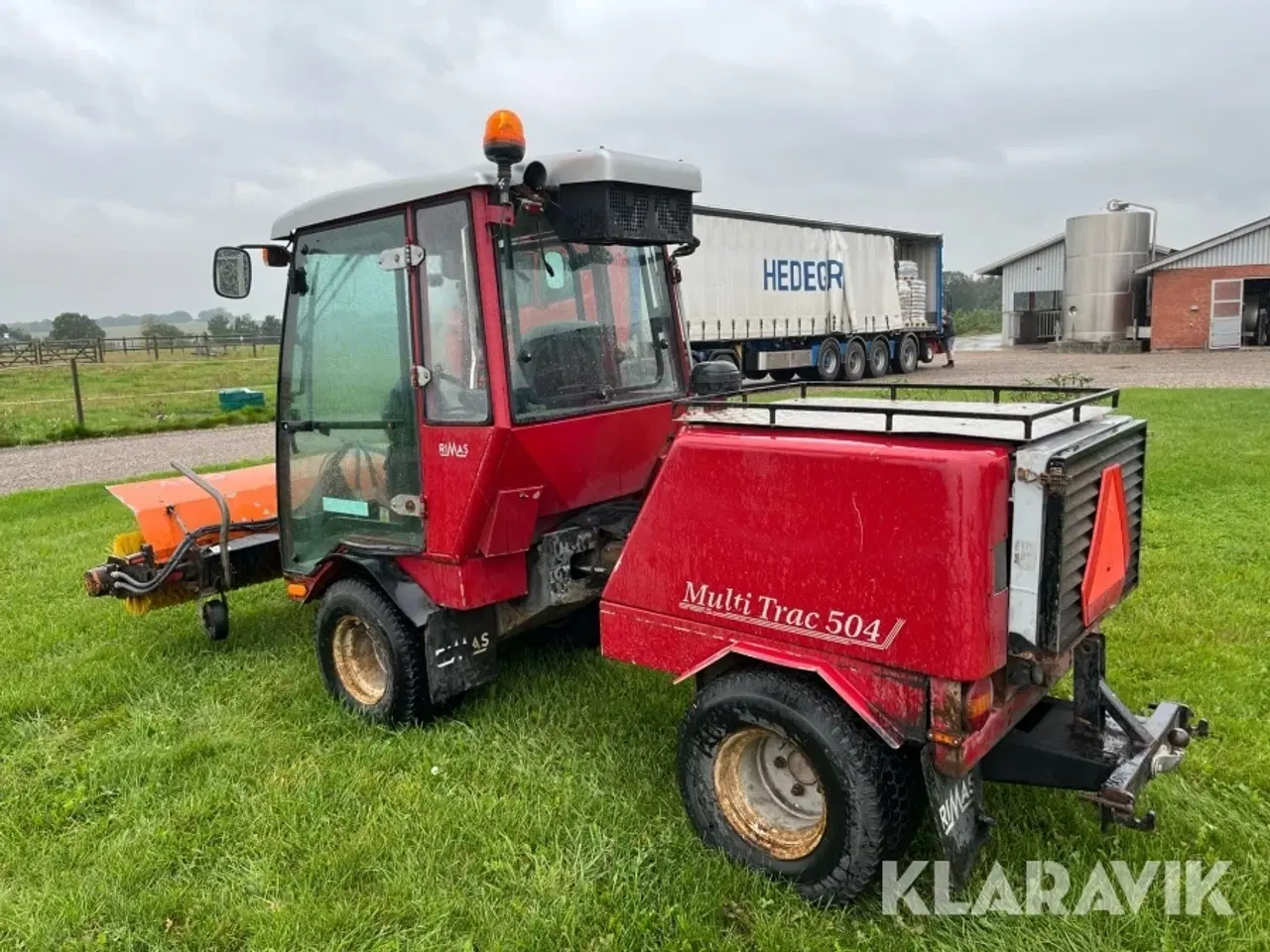 Billede 4 - Redskabsbærer Rimas Multi Trac 504 med kost og klipper