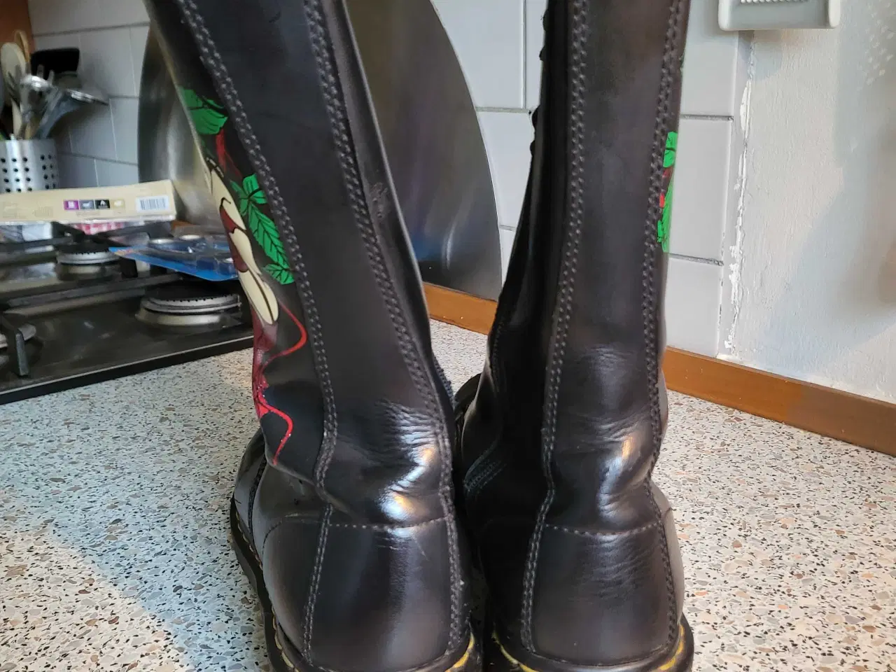 Billede 4 - Pin-up limited edition Dr. Martens