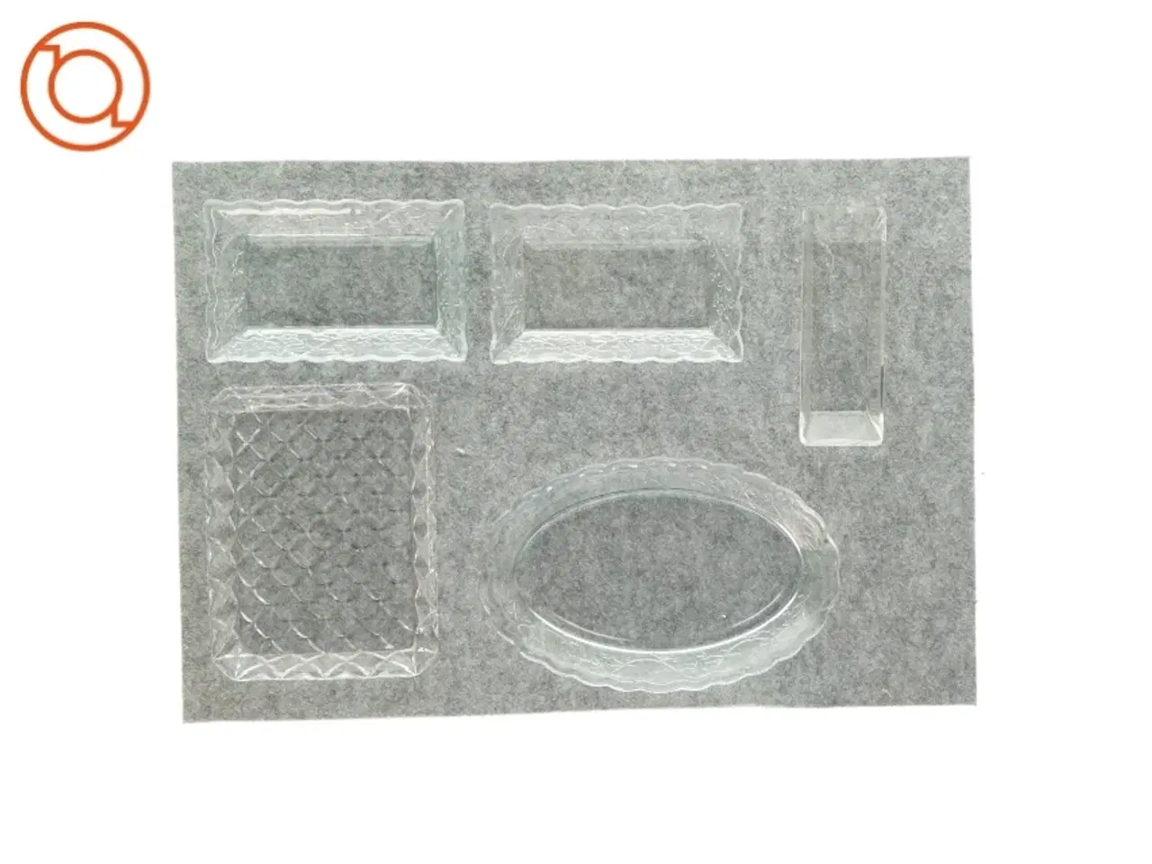 Billede 1 - Fade i krystal og glas (5 styks) (str. L 18 til 27 cm)