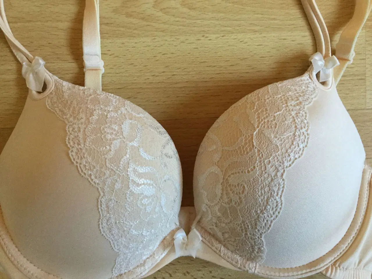 Billede 2 - *Ny* Hunkemøller push up BH  str. 75 / B