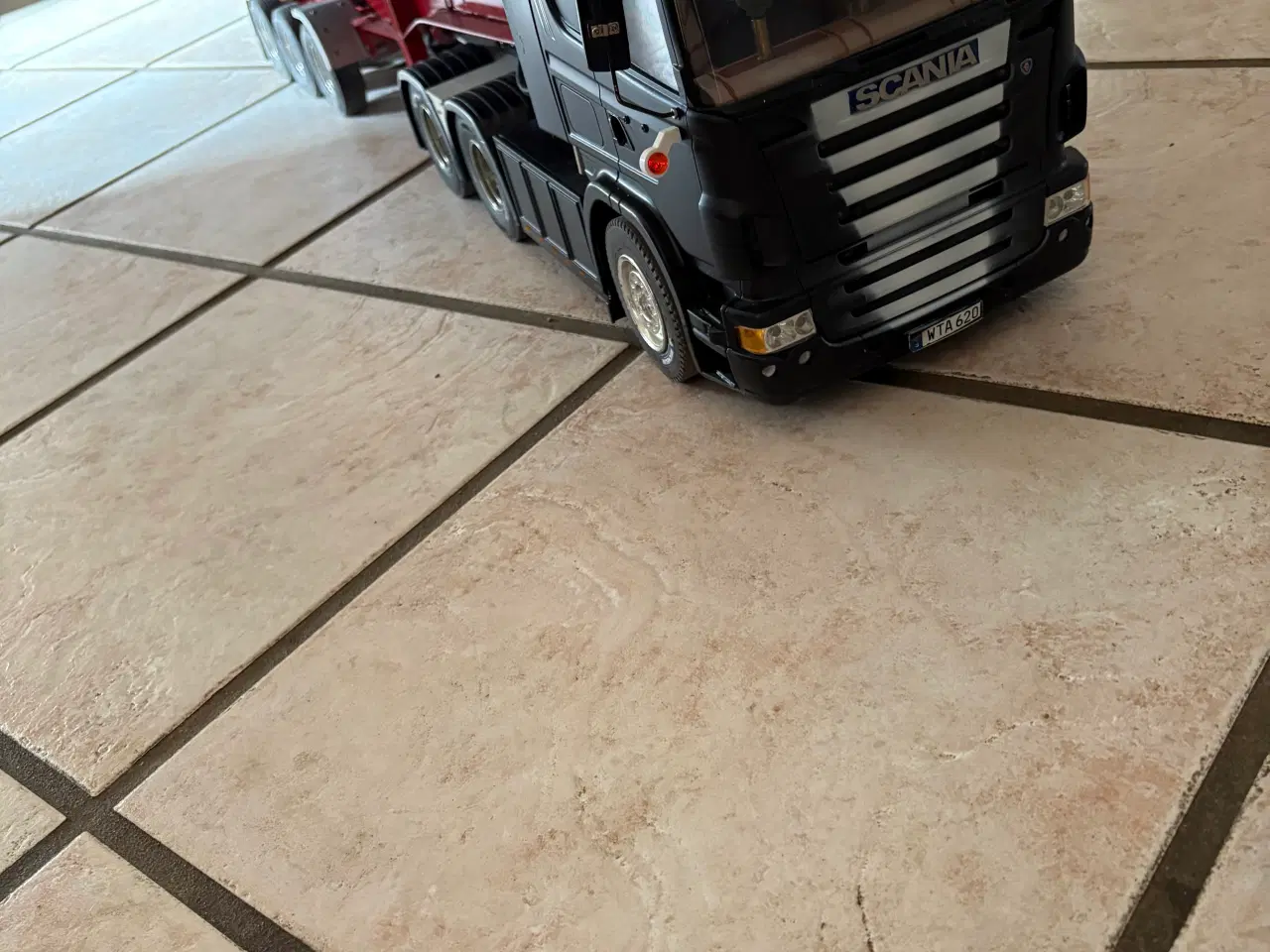 Billede 1 - Scania med tiptrailer med el tip sælges fjernbetje