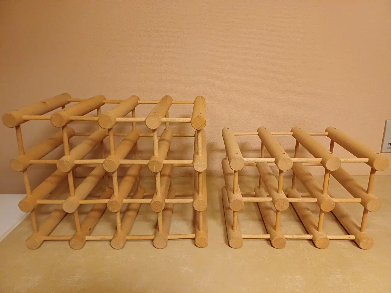 Billede 1 - Vinreoler i massiv lys bøg