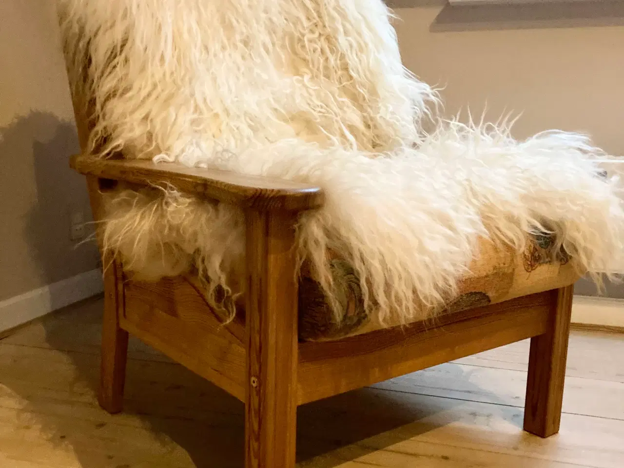 Billede 1 - Lækker 70’er lænestol i fyrretræ