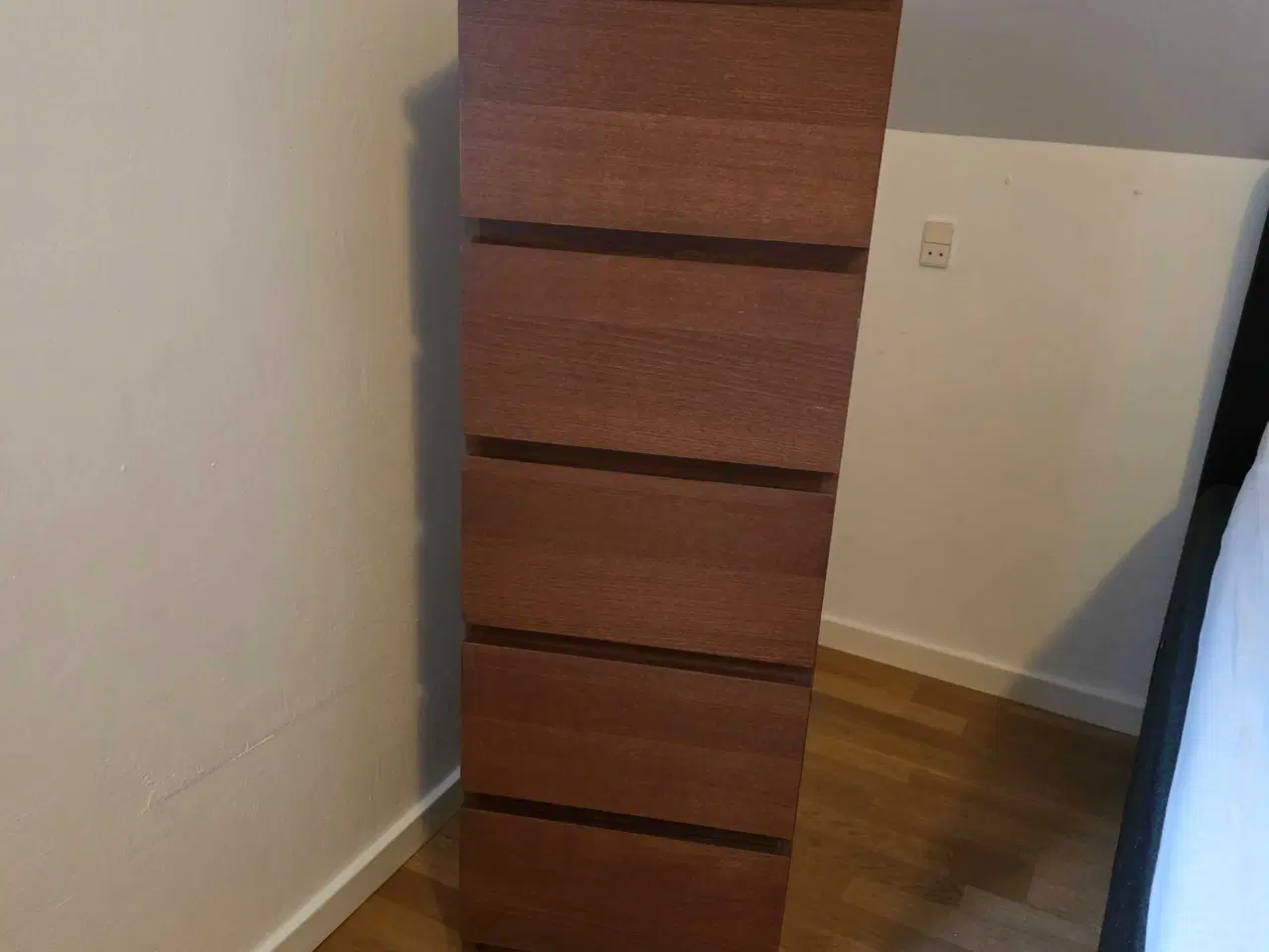 Billede 1 - Høj smal ikea kommode 