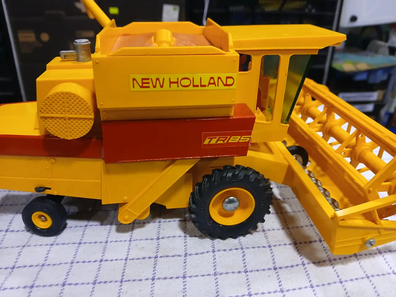 Billede 2 - New holland Mejetærsker  fra Britains 1982