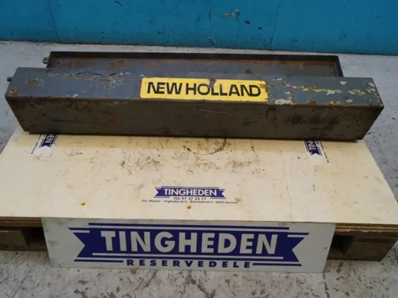 Billede 3 - New Holland LB115B Værktøjskasse