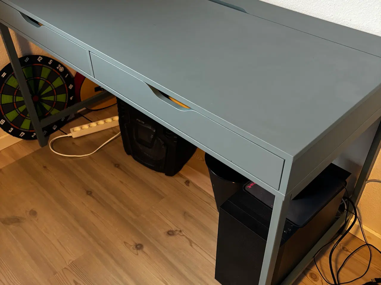 Billede 2 - Ikea Axel skrivebord