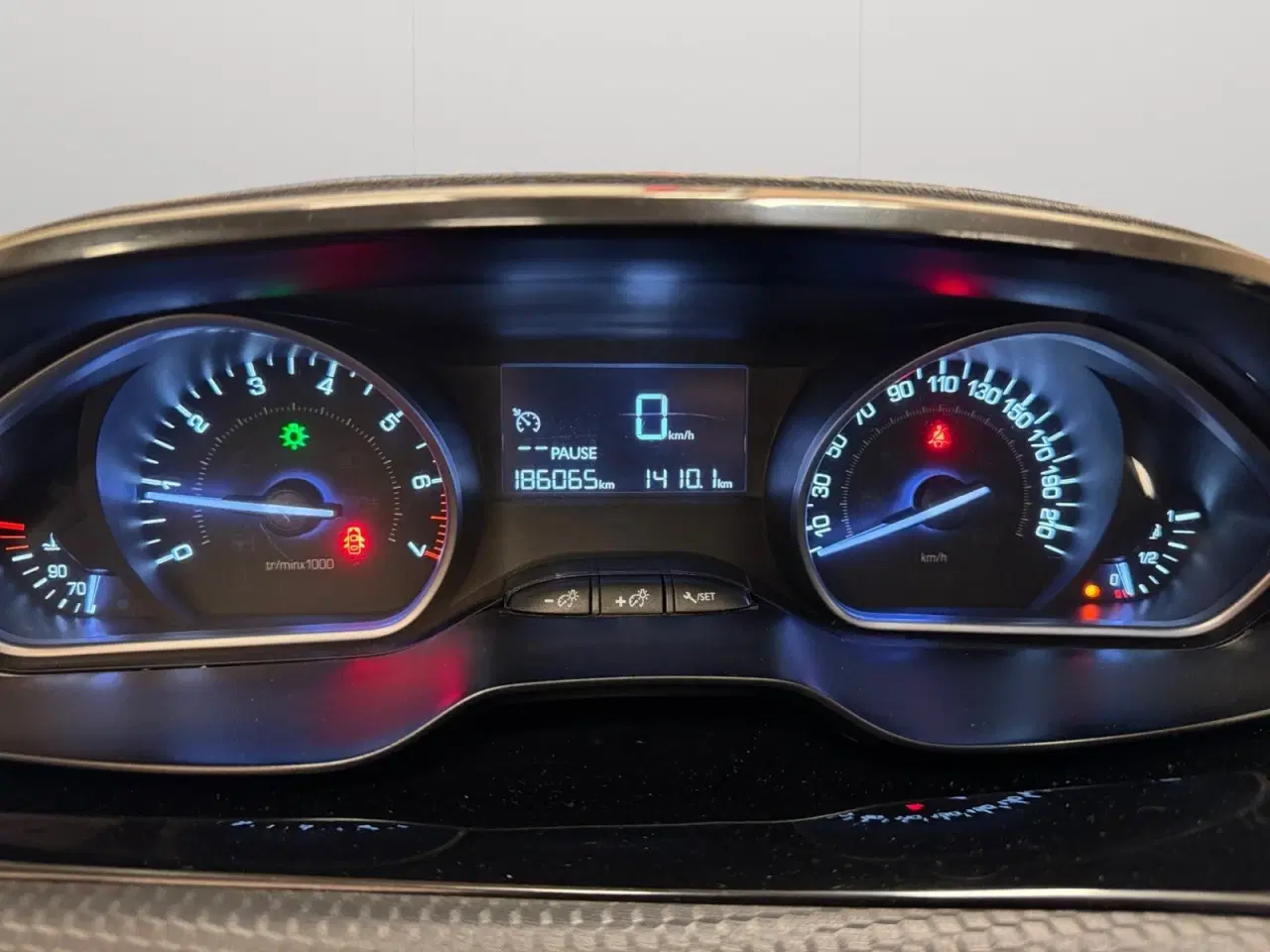 Billede 7 - Peugeot 2008 1,2 VTi 82 Allure Sky