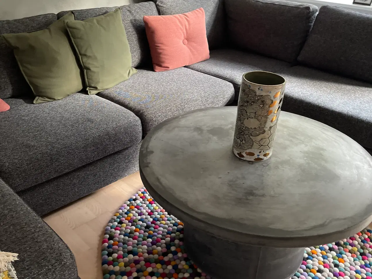 Billede 3 - Mørkegrå sofa fra Ilva