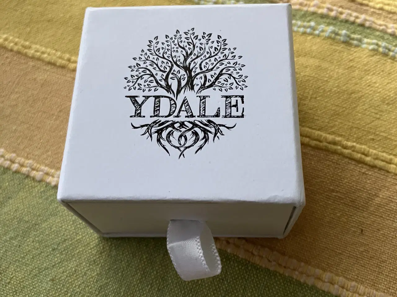 Billede 1 - Ydale - rune - Ægirs hjelm - sølvøreringe
