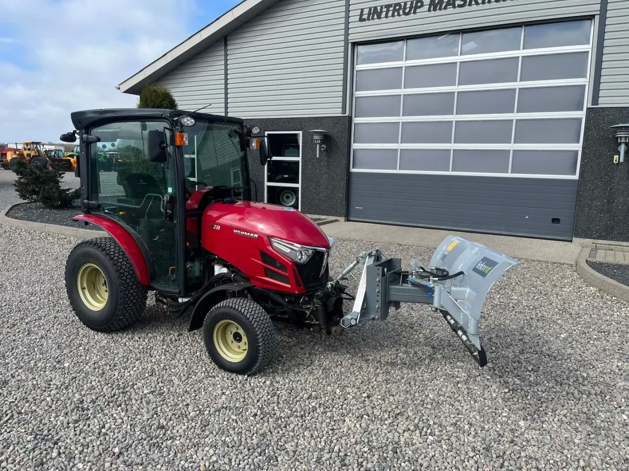 Billede 15 - Yanmar YT 235H 4WD Snow Edition med sneplov og spreder